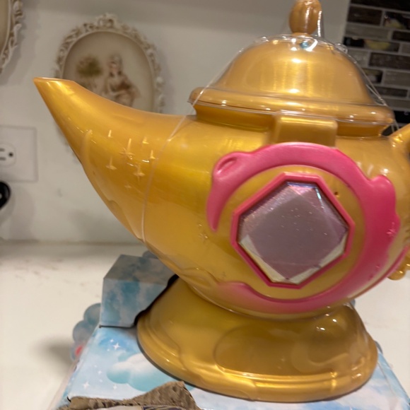 Magic Mixies Magic Genie Lamp Interactive 8" Pink Plush The Real Misting Lamp - Picture 8 of 11